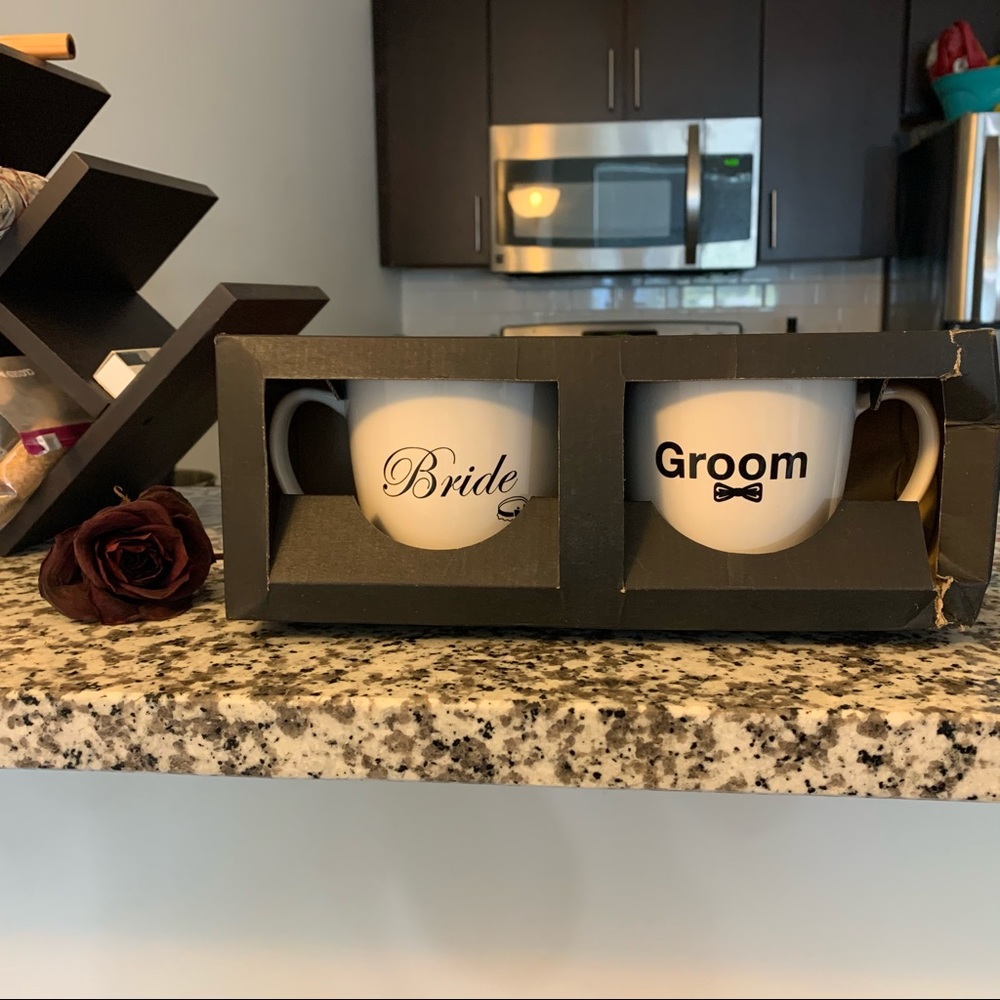 Bride/Groom Wedding Mug Set